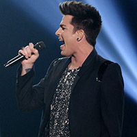 Angie Miller and Adam Lambert Perform „Titanium“